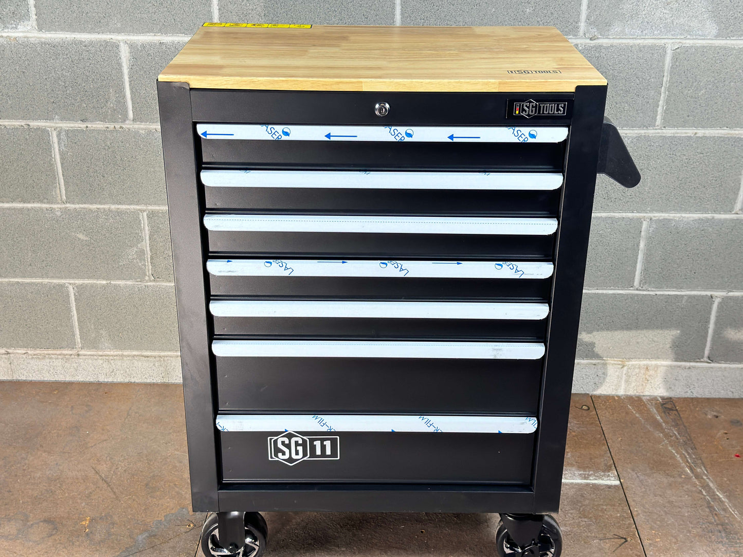 50% Off!!! Heavy Duty 7 Drawer Tool Trolley Cabinet - 6 Trays of Professional Tools