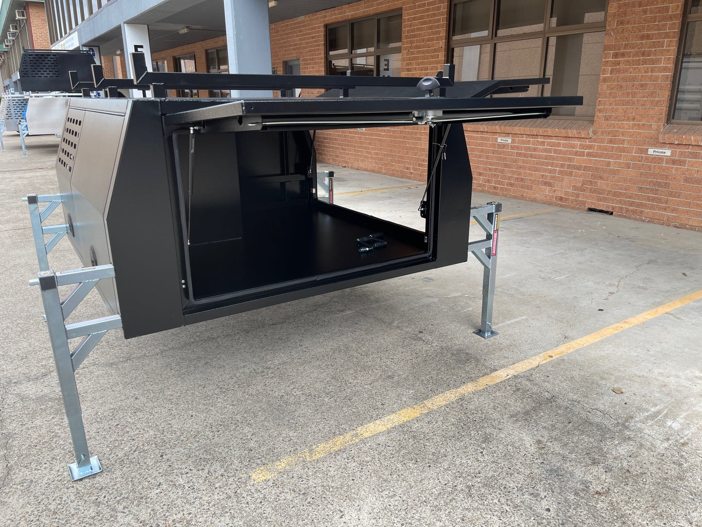Black 1800mm Canopy with 1/4 Dog Cage - 4 Doors - Flat Alloy - Jack off with Legs - 2.5mm Marine Grade