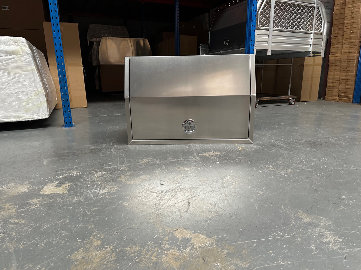 AFD125582FP - 1200mm * 550mm * 820m Toolbox with Adjustable Shelf