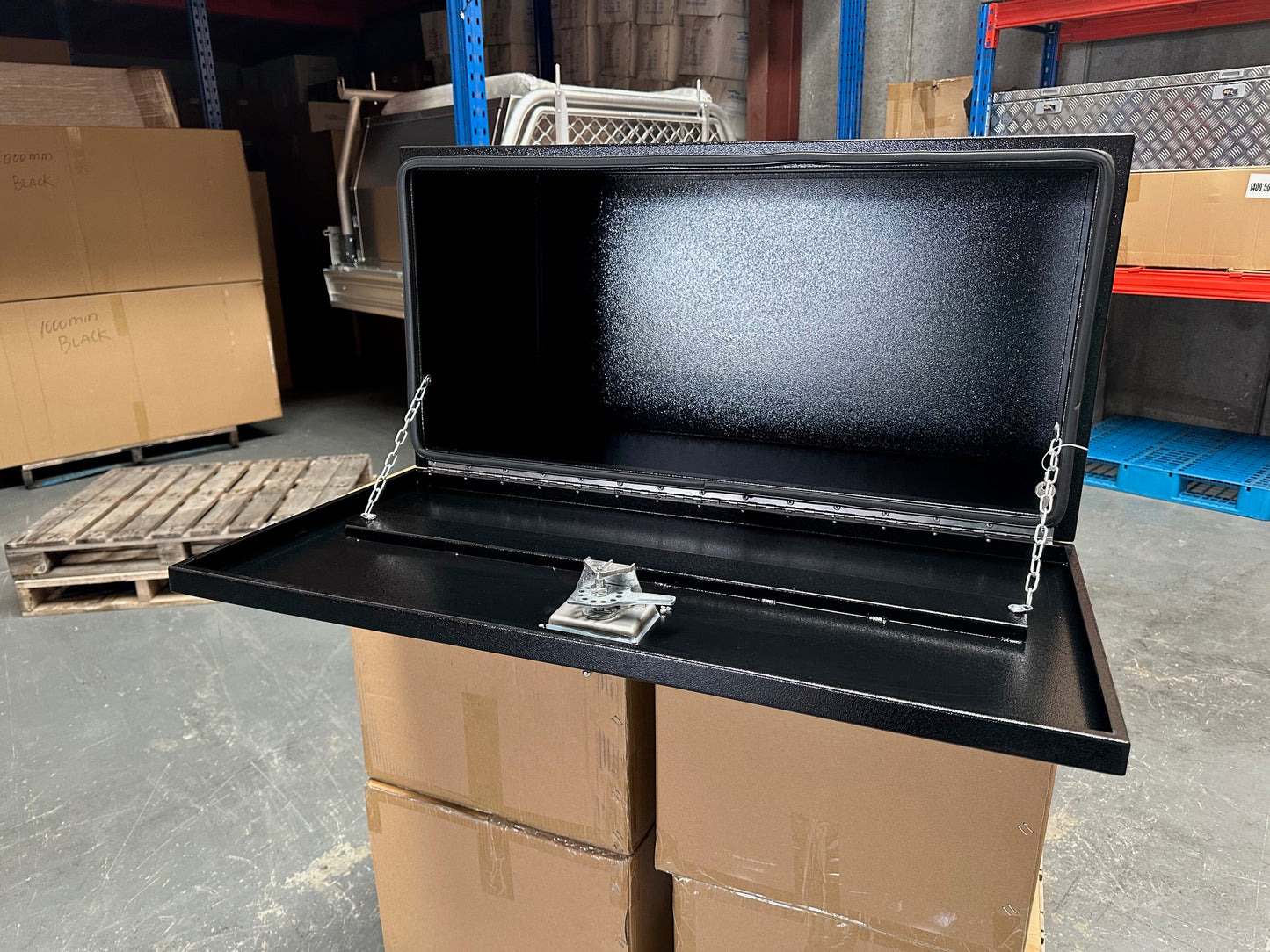 910mm * 455mm * 455mm Truck Under Tray Toolbox Black Steel