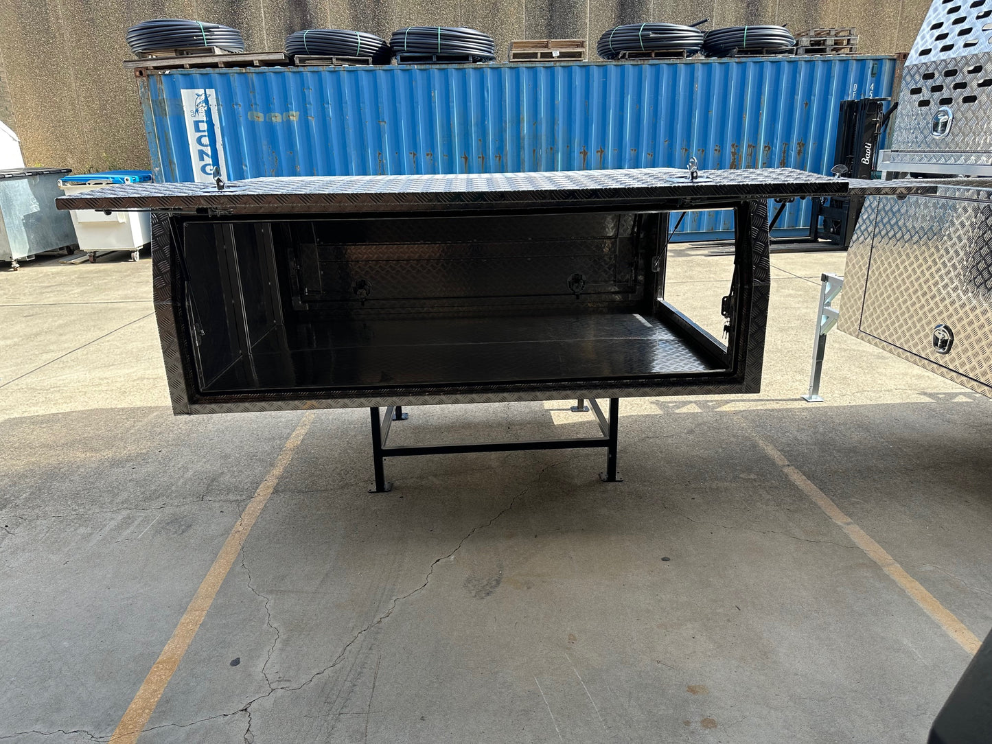 2100mm * 1770mm * 860mm High Space Cab Canopy in Aluminum Checker Plate