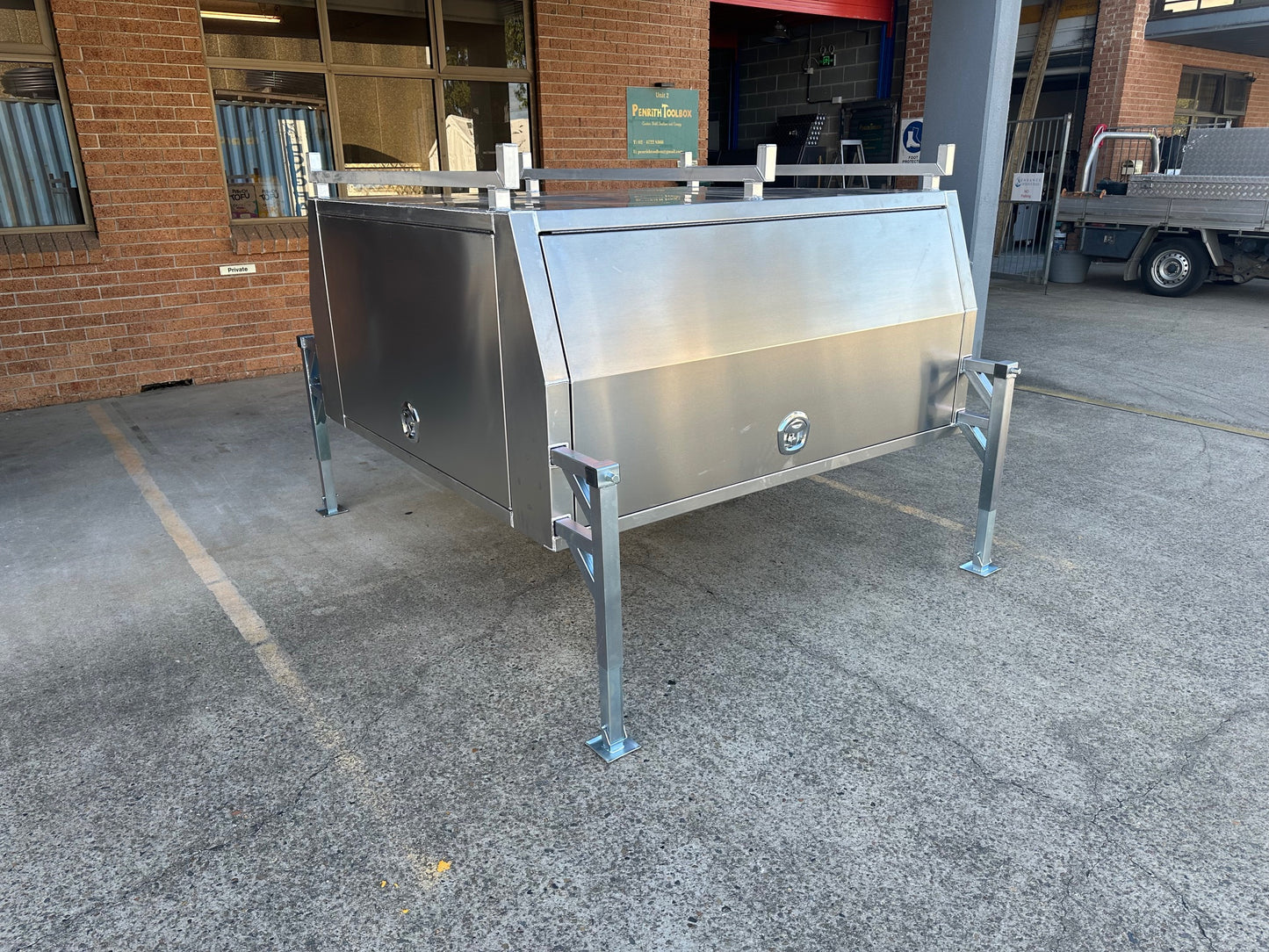 1800mm Dual Cab Canopy with Lift off Legs
