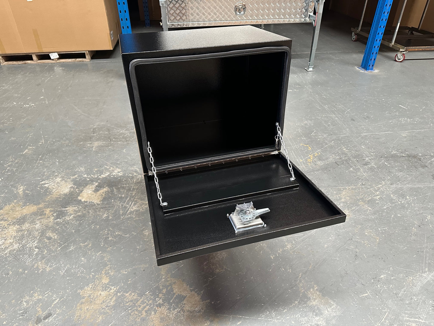 600mm x 450mm x 450mm Under Truck Tray Toolbox - Steel Black