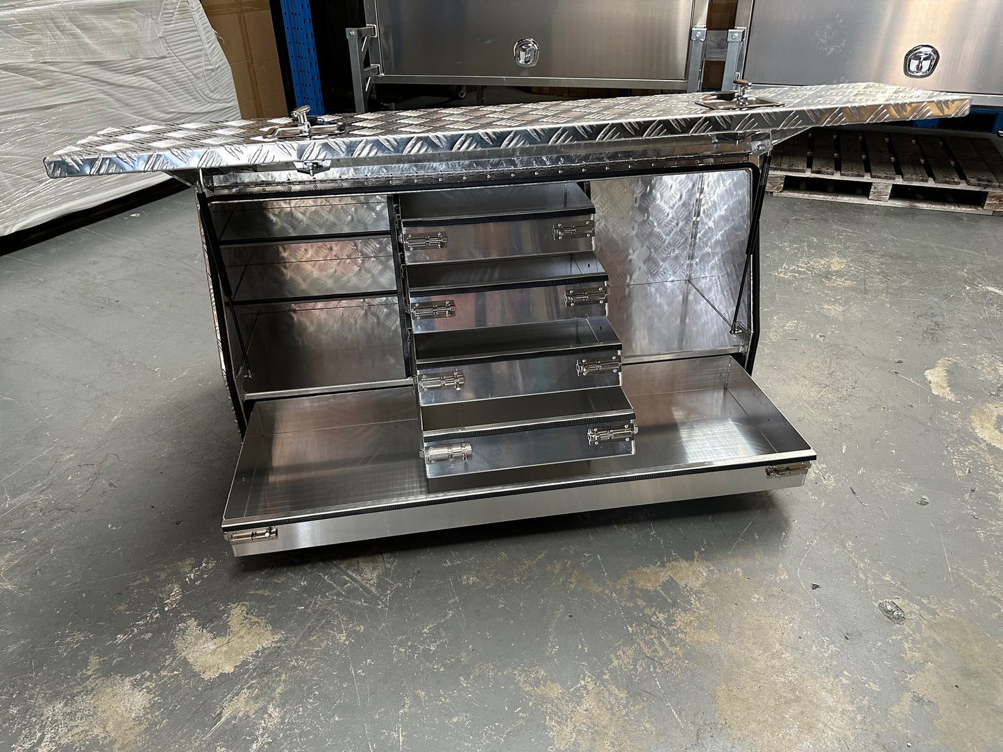 1400mm Aluminum Checker plate toolbox with 5 Drawers