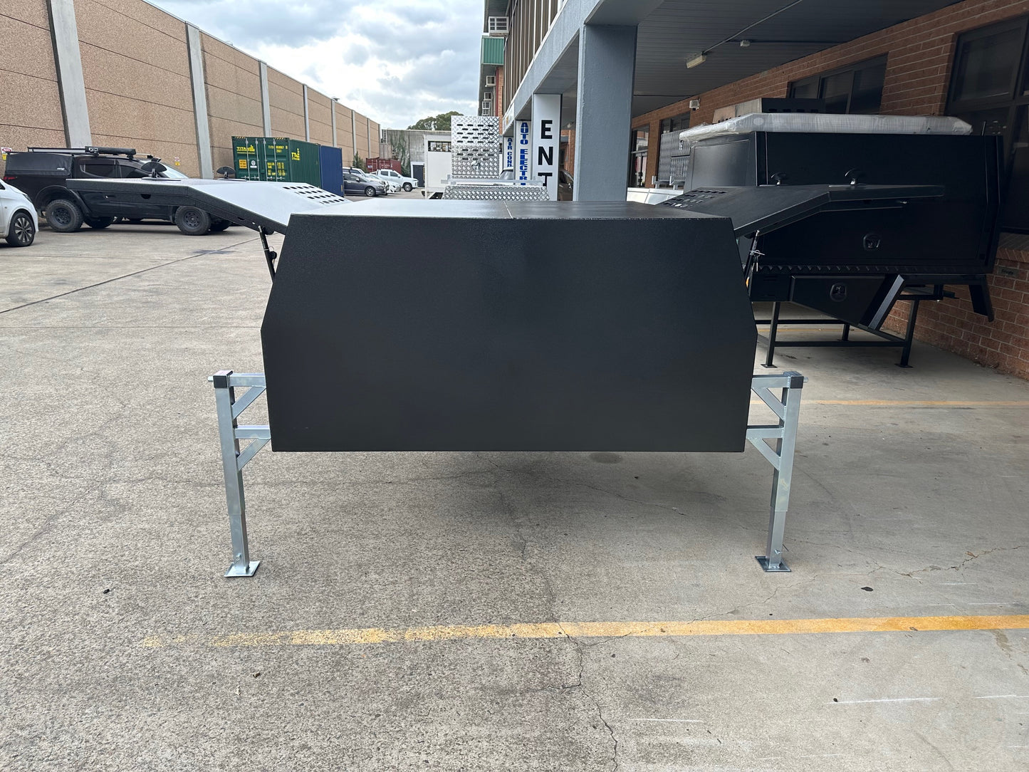 1800mm Dual Cab Lift off Canopy with Double Dog Cage - Powder Coated in Black