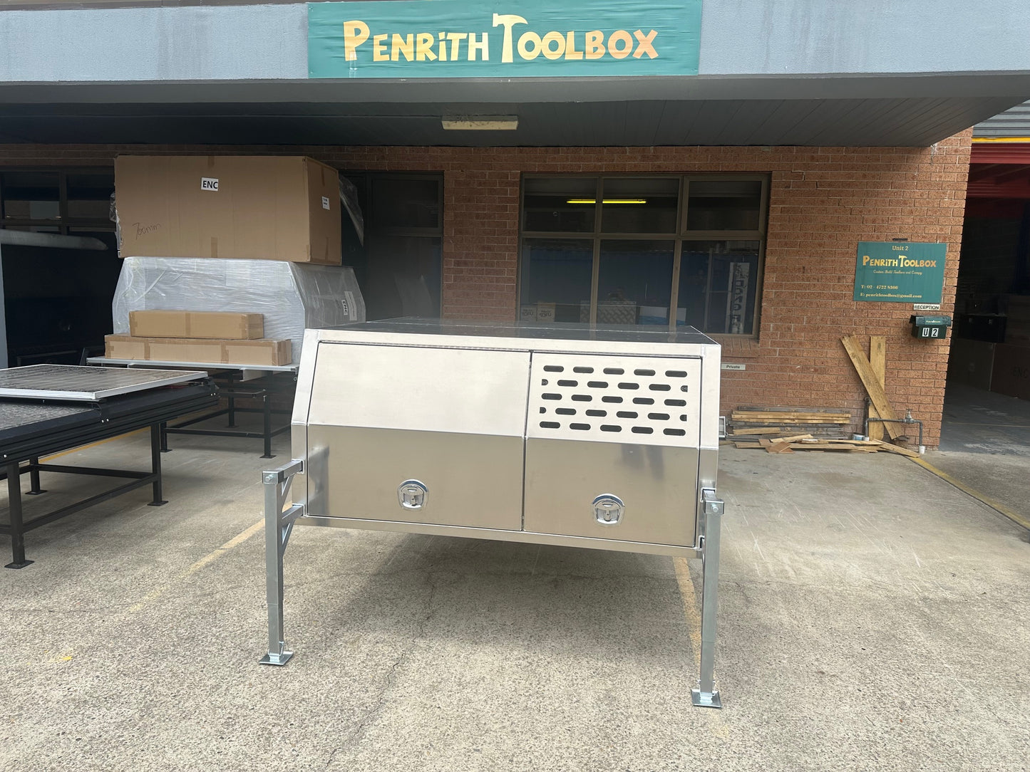 1800mm Canopy with 1/4 Dog Cage - 2.5mm Flat Alloy - 4 Doors - Jack off with Legs