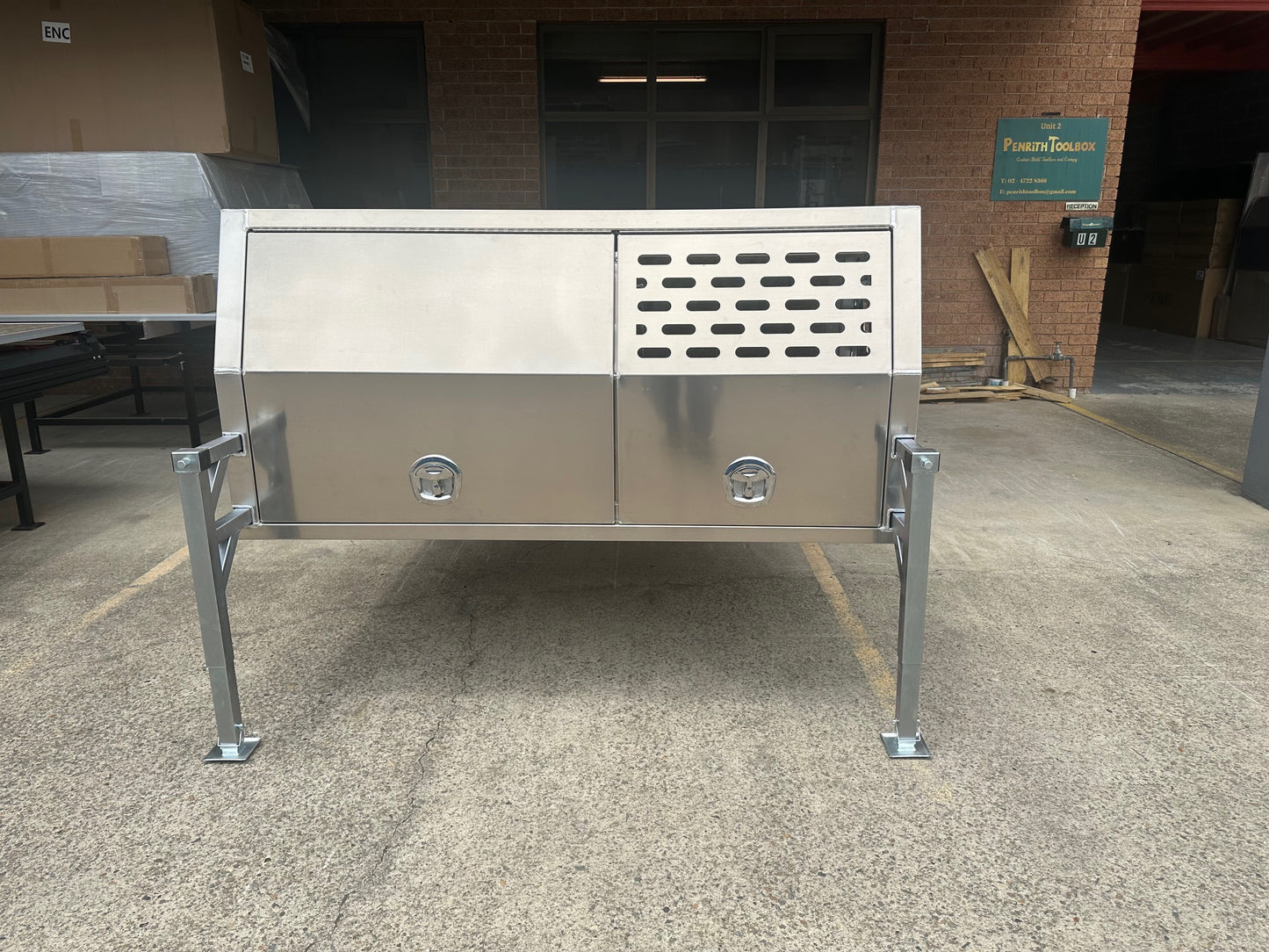 1800mm Canopy with 1/4 Dog Cage - 2.5mm Flat Alloy - 4 Doors - Jack off with Legs